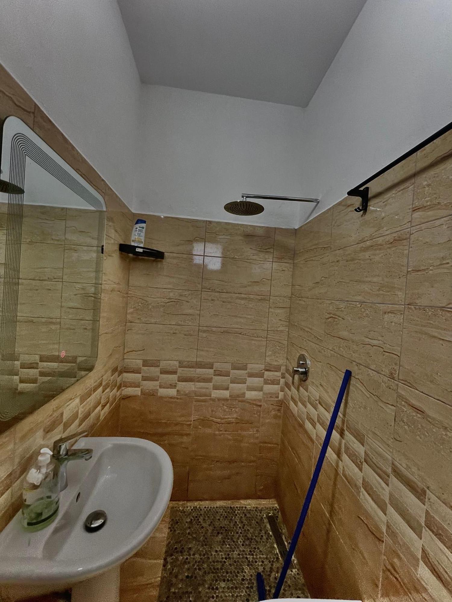 Lazer Cardaku Guesthouse Valbone Luaran gambar