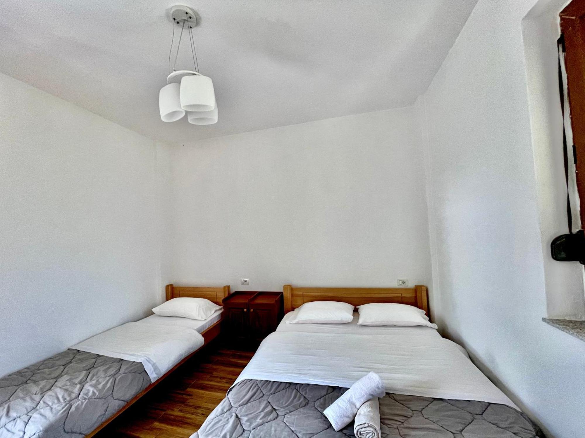 Lazer Cardaku Guesthouse Valbone Luaran gambar