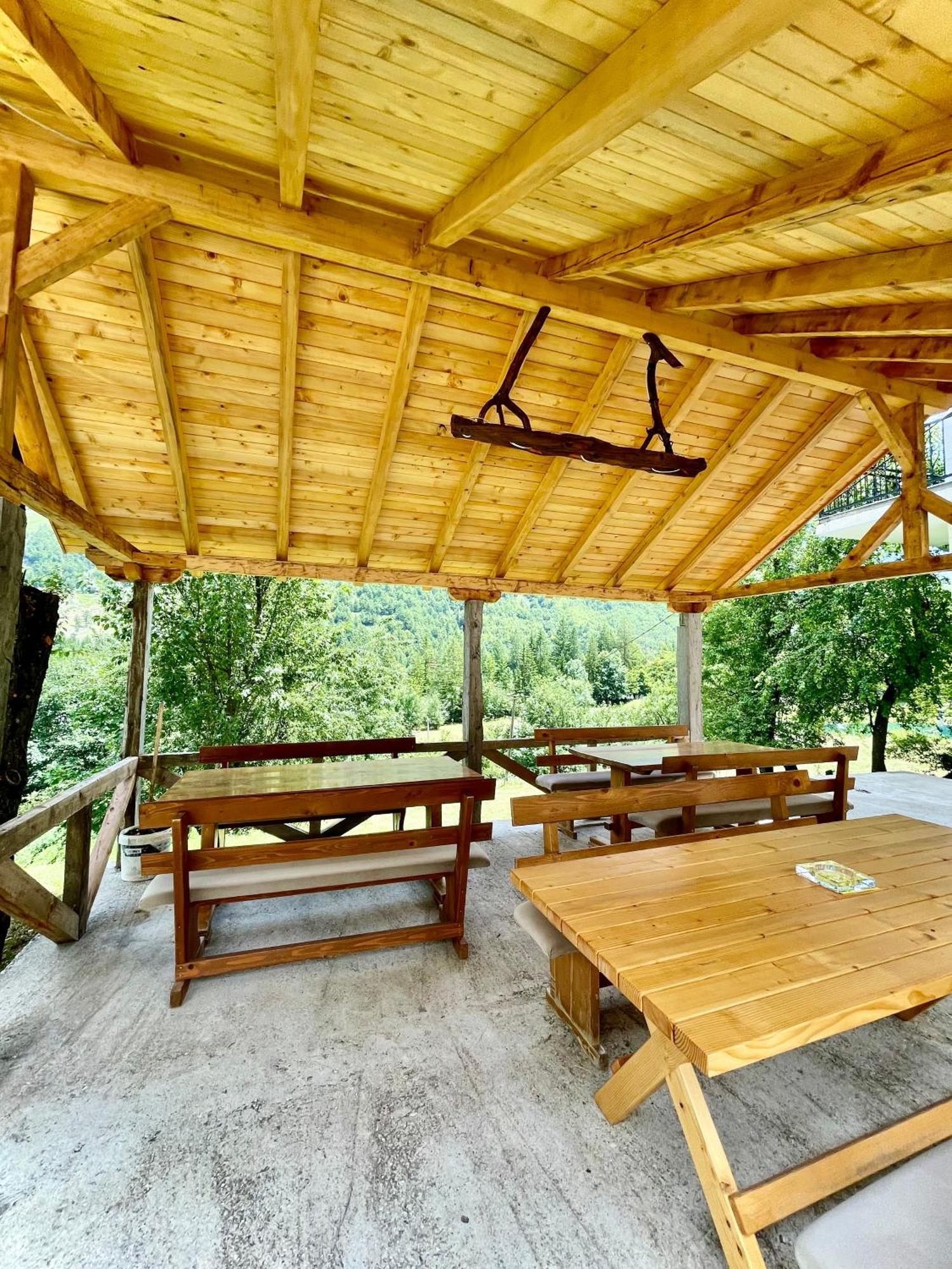 Lazer Cardaku Guesthouse Valbone Luaran gambar